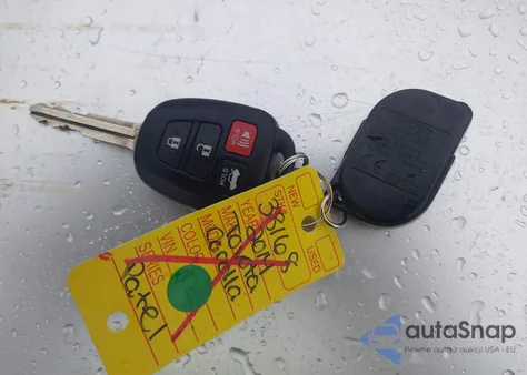 2014 Toyota Corolla Le Eco Plus z USA, uszkodzony, nr VIN 2T1BPRHEXEC109863